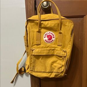 KÅNKEN LAPTOP 15
EVERYDAY OUTDOOR in Ochre